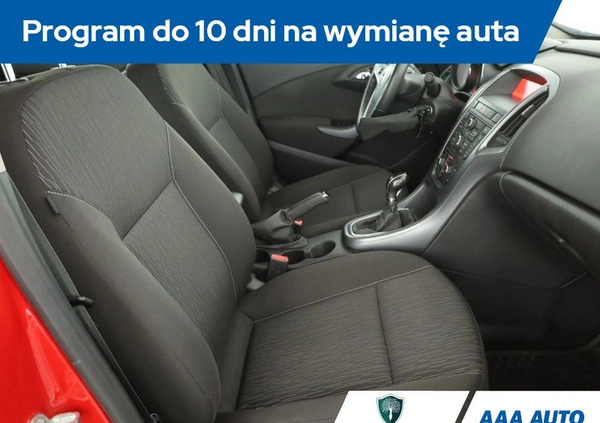 Opel Astra cena 35000 przebieg: 163527, rok produkcji 2014 z Dąbie małe 232